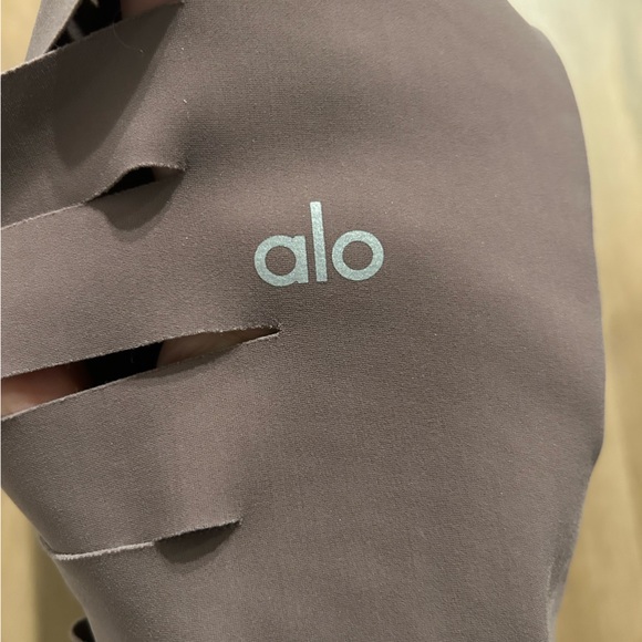 ALO Yoga High Waist Ripped Warrior Leggings in Mauve size small - Picture 3 of 8